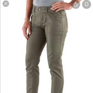 Marmot Women’s stylish Mercill stretchy performance pants 6 NWT